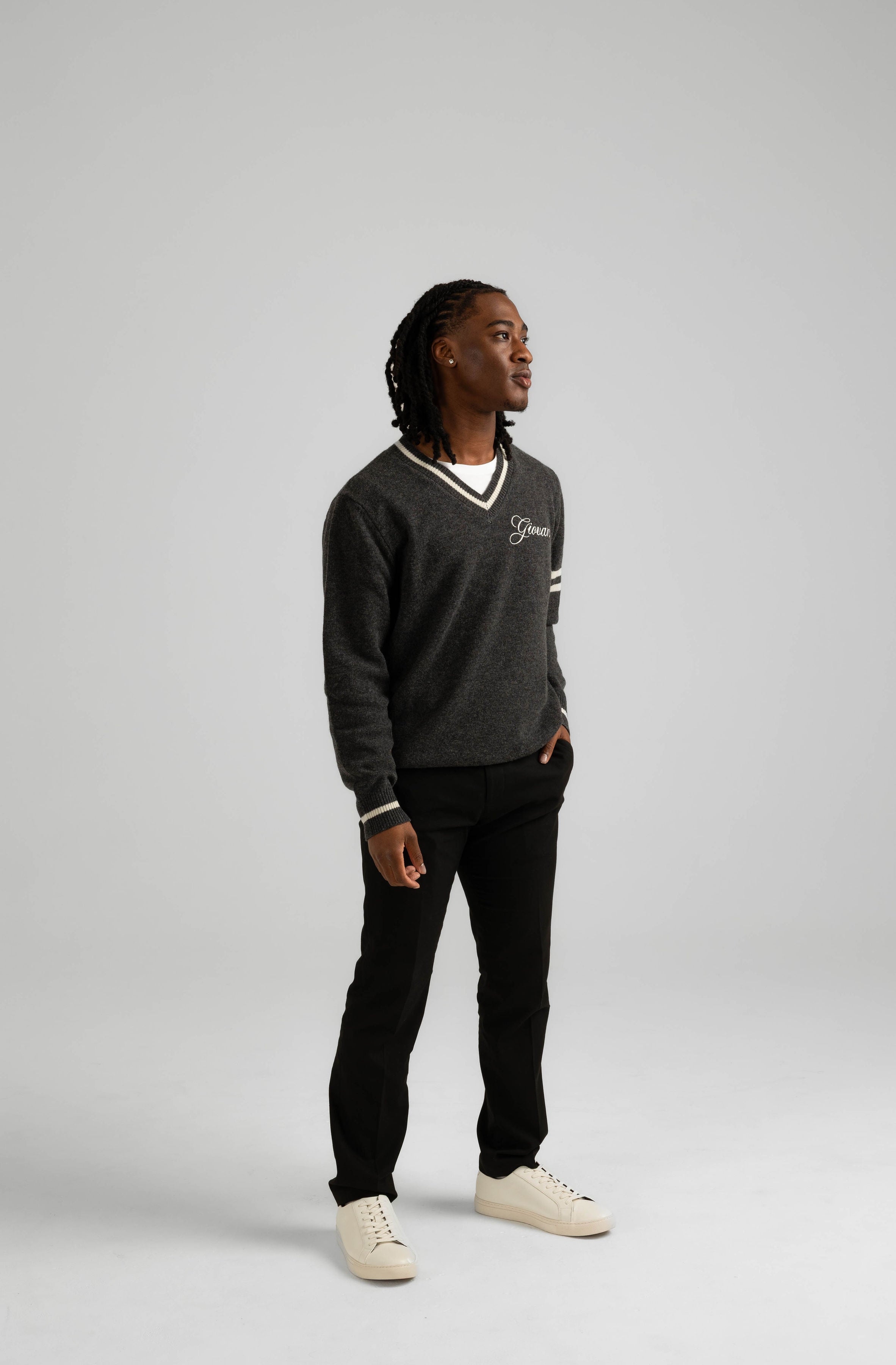 ITALIAN CASHMERE WOOL V-NECK SWEATER - CHARCOAL